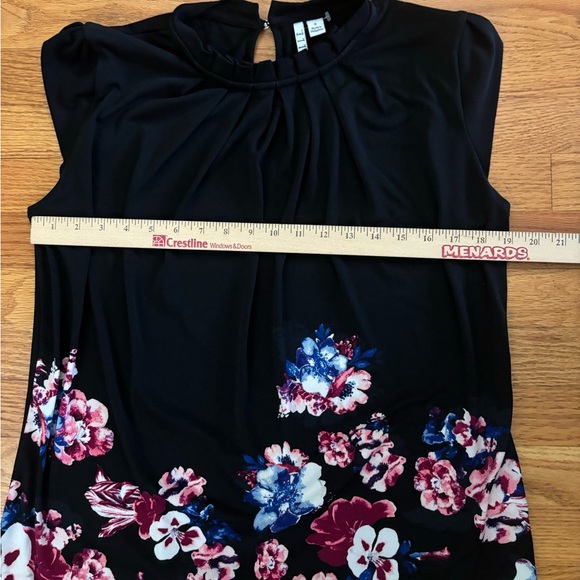 Elle Top Women’s Small Black Floral Multicolor Shirt Ruffled Neckline NWOT - Picture 7 of 8